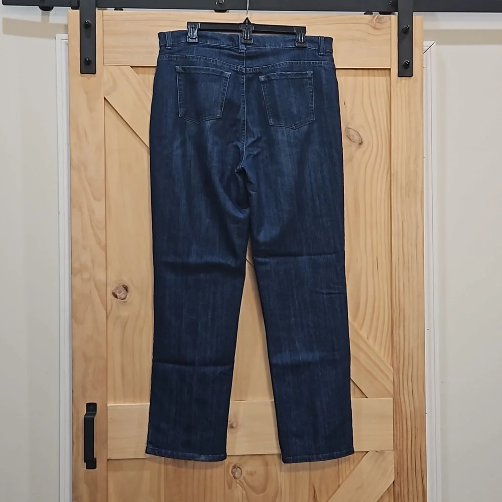 Gloria Vanderbilt | Amanda Fit Dark Wash Jeans | Size 14 - Picture 3 of 6